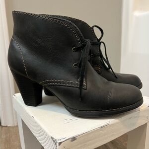 Clarks Classic Black Leather Lace-Up Heeled Boots